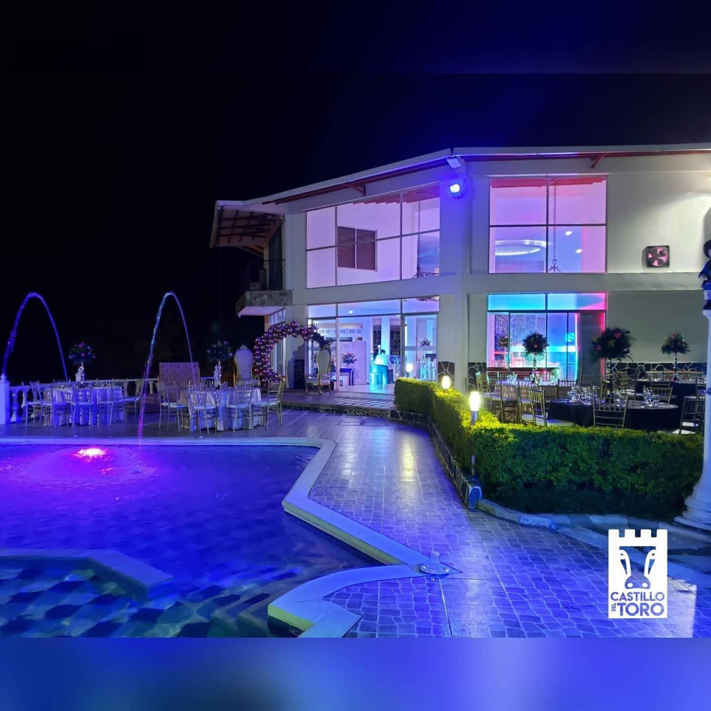 Country house Castillo Del Toro *